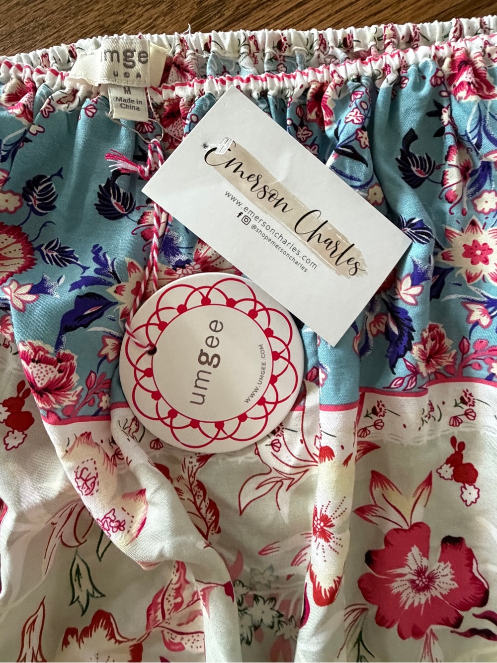 Umgee Women’s off the shoulder top - Size medium BNWT! - Picture 5 of 7